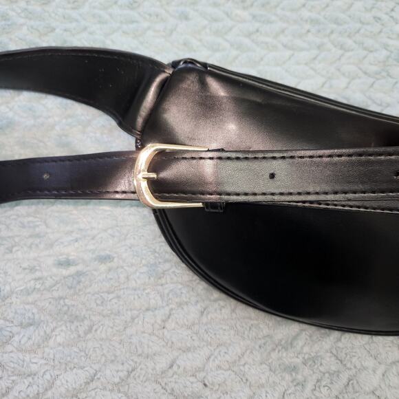 Amazon Black Quilted Sling Bag Gold Zipper - Picture 4 of 4